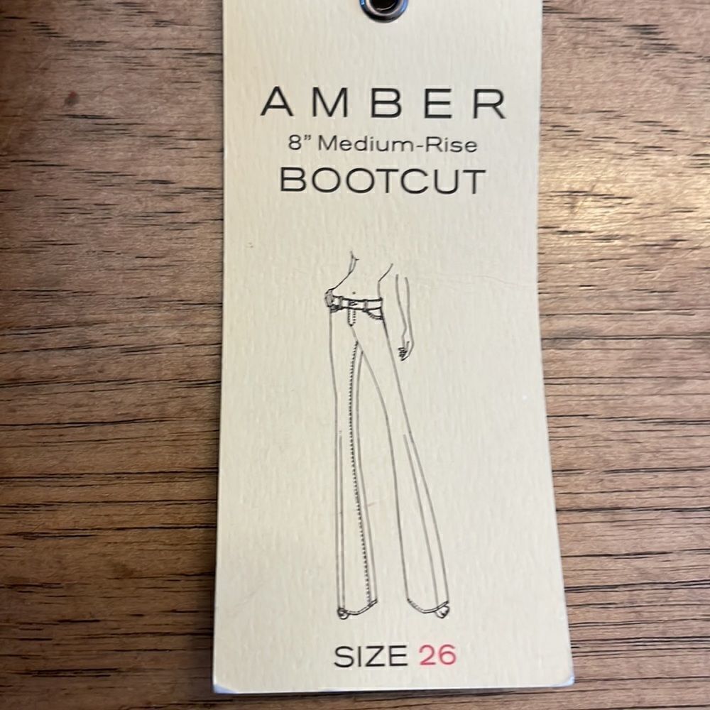 CITIZENS OF HUMANITY AMBER 8” MEDIUM RISE BOOTCUT. NEW WITH TAGS